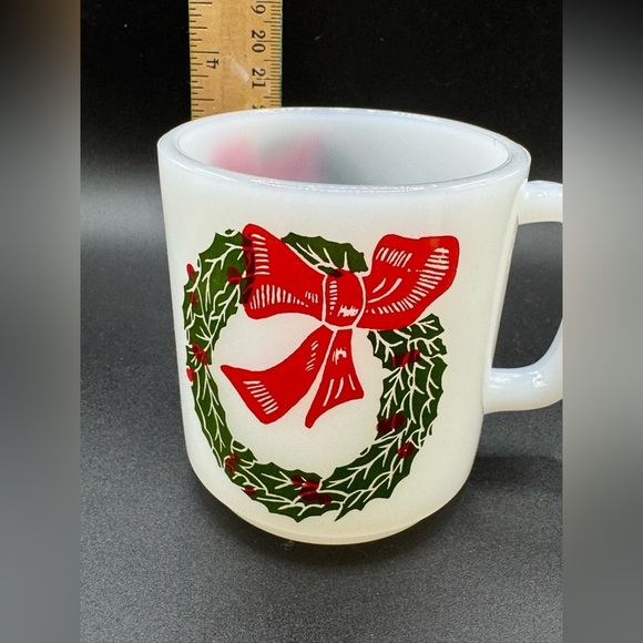 Vintage 70’s Glasbake Christmas Wreath Milk Glass Coffee Cup Mug Holiday - Picture 2 of 5